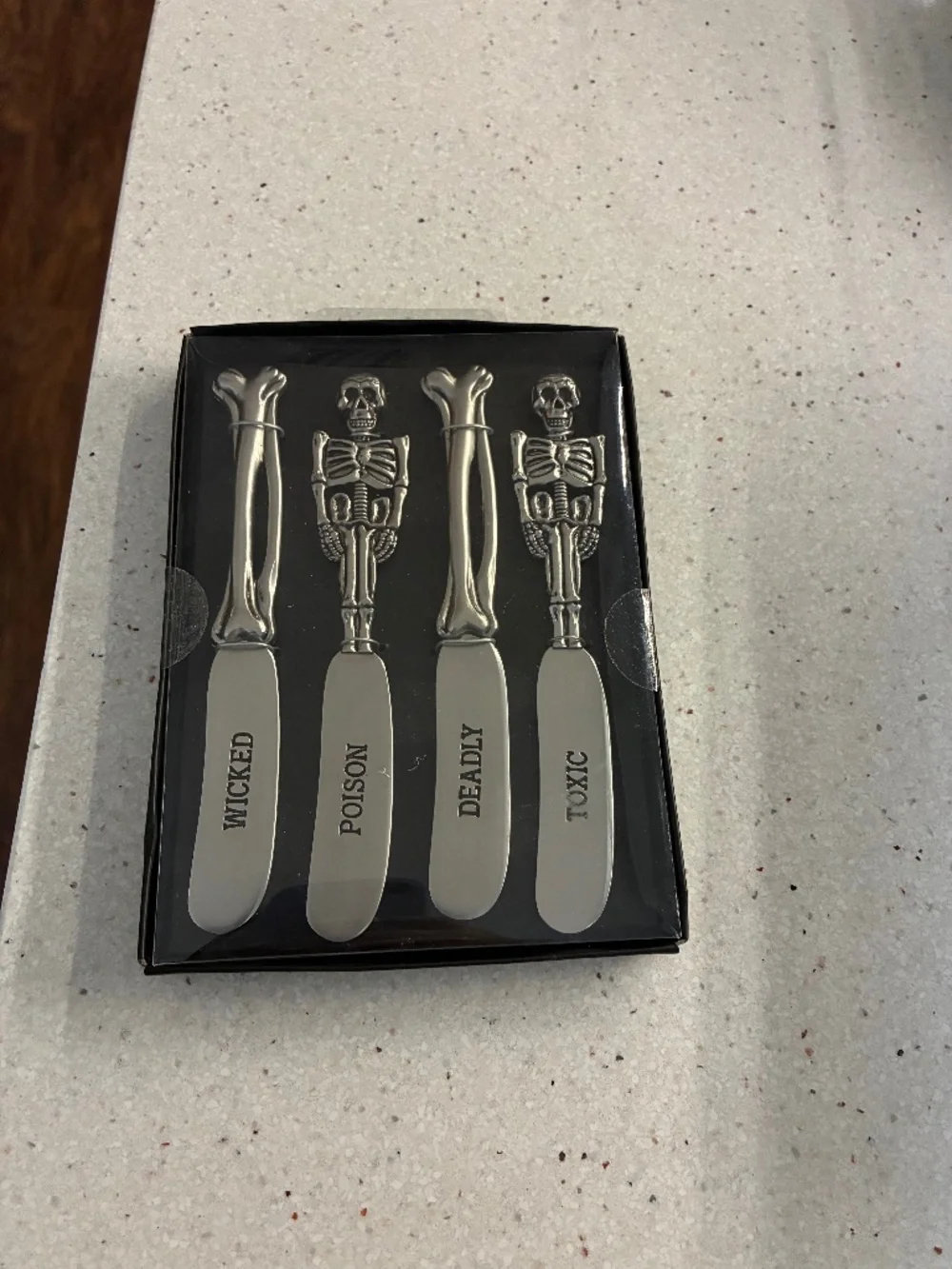 Spooky Halloween skeleton butter knives set of 4